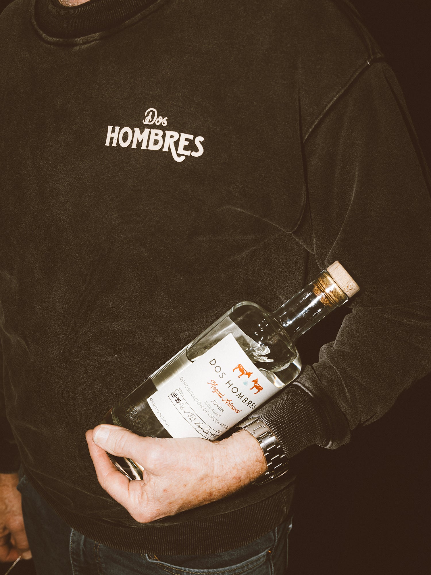 Dos Hombres Black Vintage Wash Crewneck. Photo 1